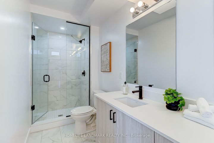 Photo 16 at 31 Bancroft Lane, Jefferson, Richmond Hill