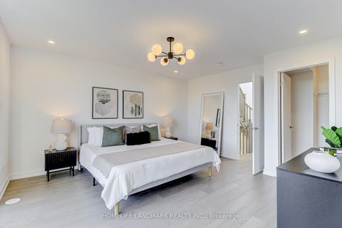 Photo 14 at 31 Bancroft Lane, Jefferson, Richmond Hill