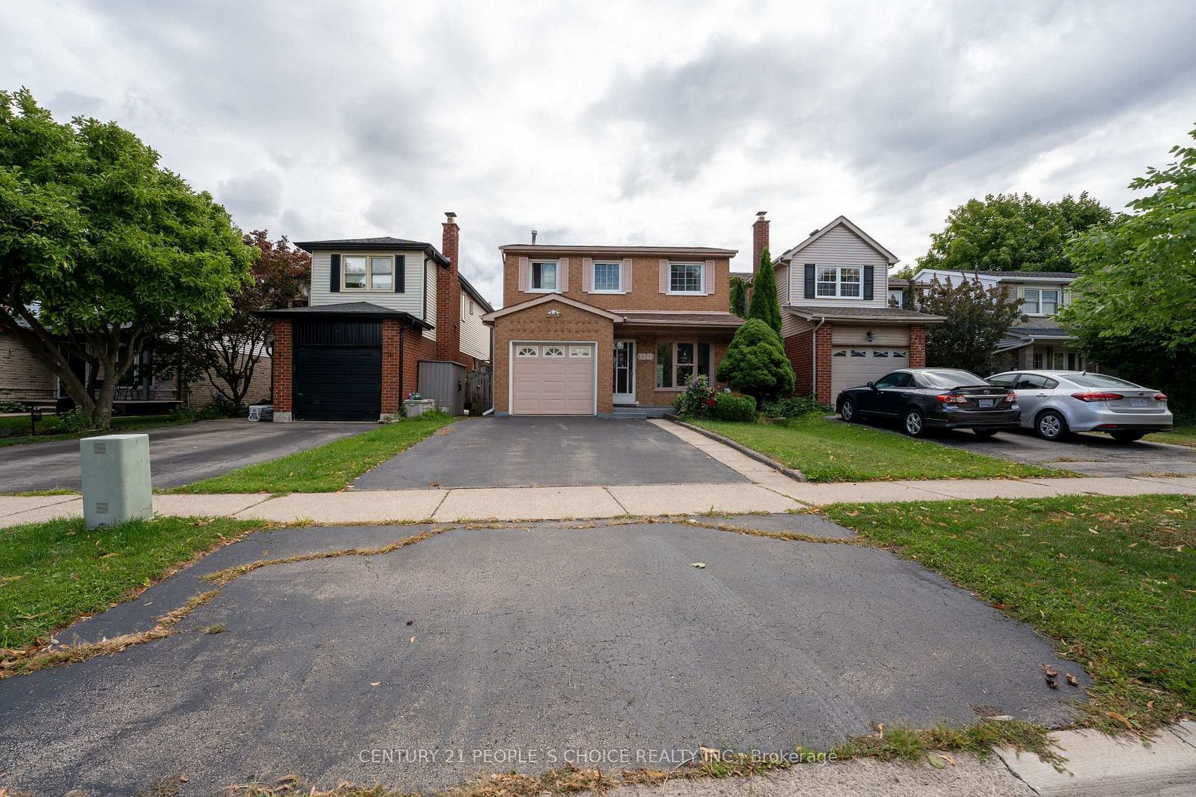 2247 Silverbirch Court, Headon, Burlington 