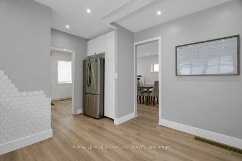 Photo 10 at 184 Hendon Avenue, Newtonbrook West, Toronto