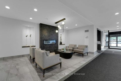 Photo 3 at 1404 - 22 Clarissa Drive, Harding, Richmond Hill