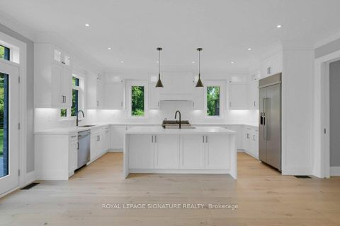 Photo 11 at 92 Howard Road, Leslie Valley, Newmarket