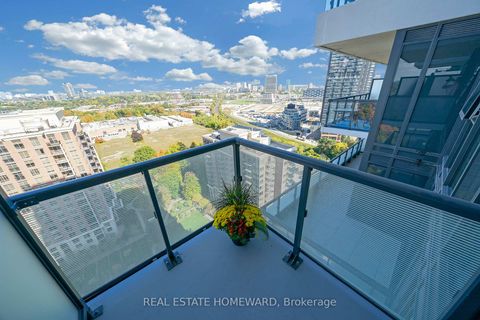 Photo 18 at 2039 - 20 Inn On The Park Drive, Don Mills, Toronto