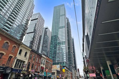 Photo 3 at 703 - 327 King Street W, Waterfront Communities C1, Toronto