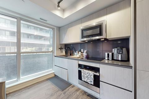 Photo 20 at 703 - 327 King Street W, Waterfront Communities C1, Toronto