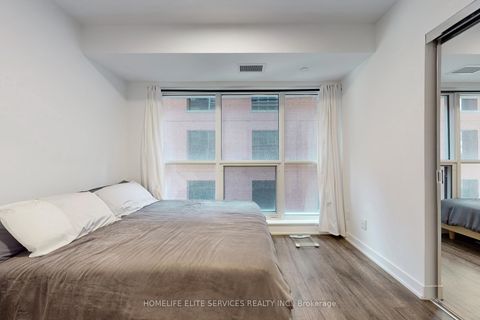 Photo 24 at 703 - 327 King Street W, Waterfront Communities C1, Toronto