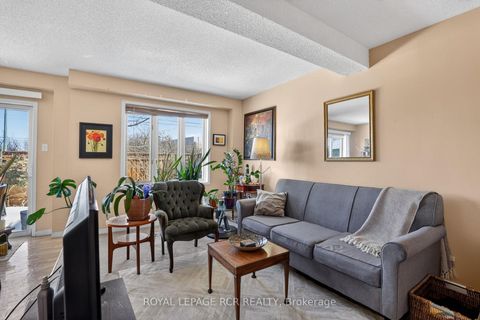 Photo 3 at 10 - 369 Riddell Court, College Manor, Newmarket