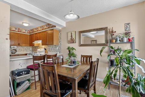 Photo 8 at 10 - 369 Riddell Court, College Manor, Newmarket