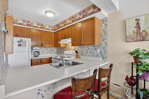 Photo 12 at 10 - 369 Riddell Court, College Manor, Newmarket