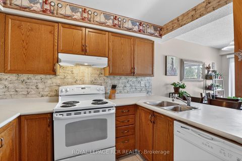 Photo 13 at 10 - 369 Riddell Court, College Manor, Newmarket