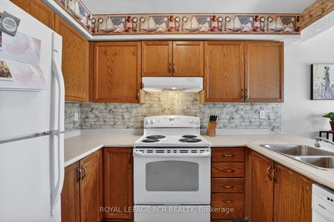 Photo 14 at 10 - 369 Riddell Court, College Manor, Newmarket