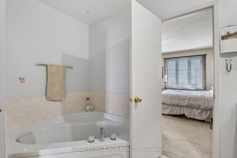 Photo 26 at 10 - 369 Riddell Court, College Manor, Newmarket