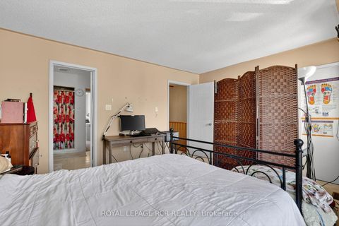 Photo 31 at 10 - 369 Riddell Court, College Manor, Newmarket