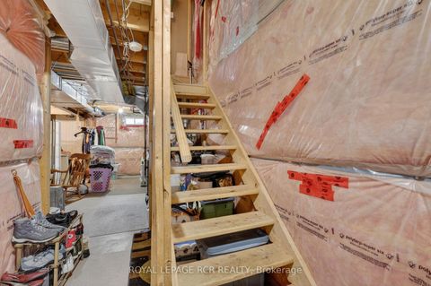 Photo 32 at 10 - 369 Riddell Court, College Manor, Newmarket