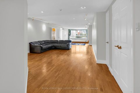 Photo 4 at 609 - 130 Carlton Street, South St. James Town, Toronto