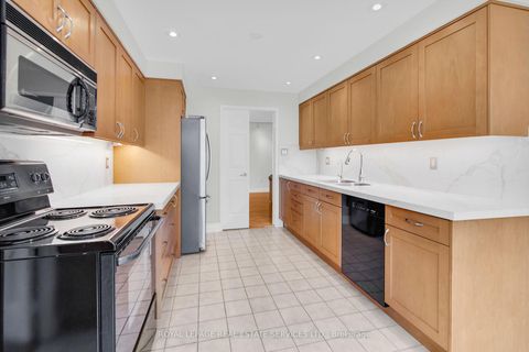 Photo 21 at 609 - 130 Carlton Street, South St. James Town, Toronto