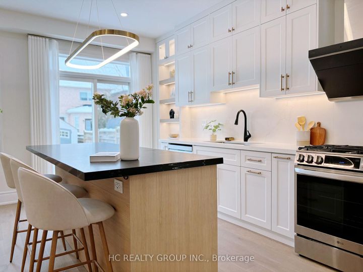 Photo 8 at 43 Sedgeway Heights, Vellore Village, Vaughan