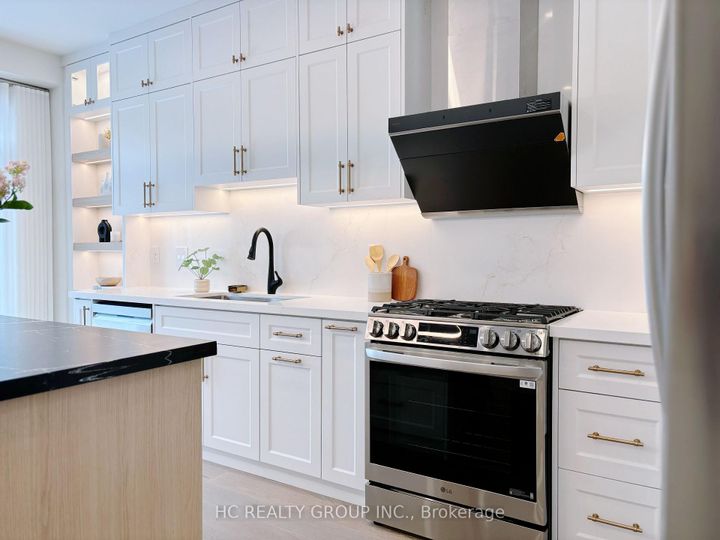 Photo 11 at 43 Sedgeway Heights, Vellore Village, Vaughan