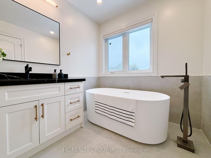 Photo 28 at 43 Sedgeway Heights, Vellore Village, Vaughan