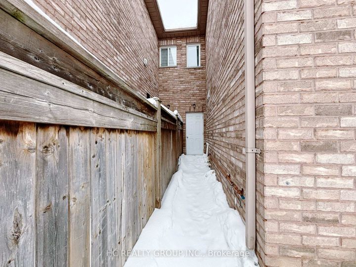 Photo 44 at 43 Sedgeway Heights, Vellore Village, Vaughan