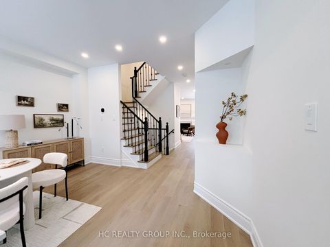 Photo 5 at 43 Sedgeway Heights, Vellore Village, Vaughan
