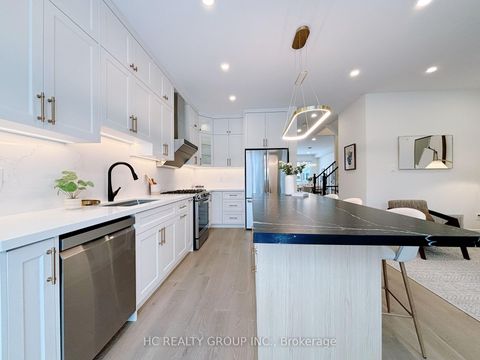 Photo 13 at 43 Sedgeway Heights, Vellore Village, Vaughan