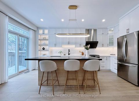 Photo 14 at 43 Sedgeway Heights, Vellore Village, Vaughan