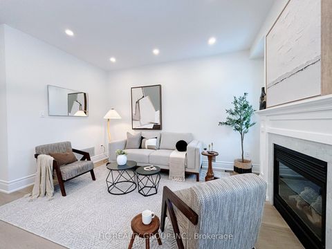 Photo 17 at 43 Sedgeway Heights, Vellore Village, Vaughan