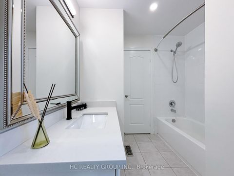 Photo 32 at 43 Sedgeway Heights, Vellore Village, Vaughan