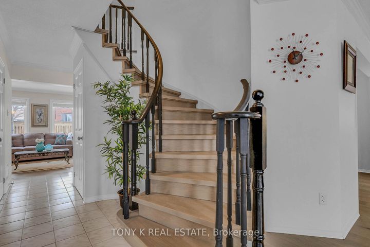 Photo 7 at 10 Hepburn Crescent, Georgetown, Halton Hills