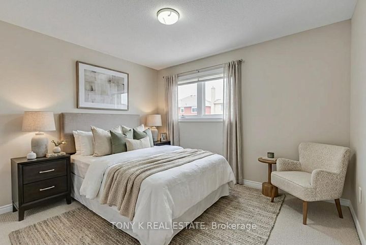 Photo 11 at 10 Hepburn Crescent, Georgetown, Halton Hills