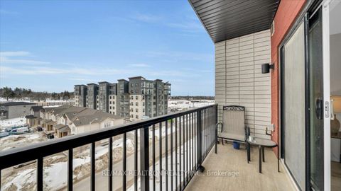 Photo 13 at 504 - 10 Culinary Lane, Rural Barrie Southeast, Barrie