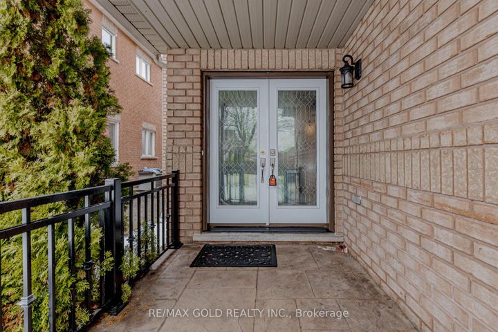 Photo 2 at 64 Mossgrove Crescent, Northwest Sandalwood Parkway, Brampton