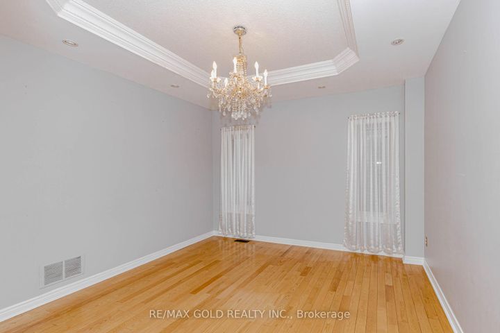 Photo 5 at 64 Mossgrove Crescent, Northwest Sandalwood Parkway, Brampton