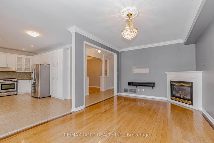 Photo 8 at 64 Mossgrove Crescent, Northwest Sandalwood Parkway, Brampton