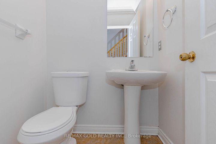 Photo 15 at 64 Mossgrove Crescent, Northwest Sandalwood Parkway, Brampton