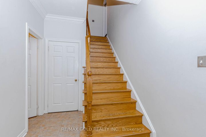 Photo 16 at 64 Mossgrove Crescent, Northwest Sandalwood Parkway, Brampton