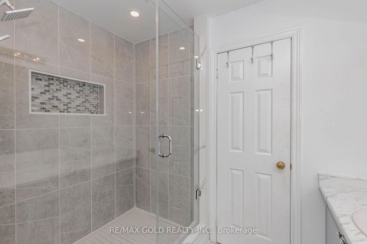 Photo 24 at 64 Mossgrove Crescent, Northwest Sandalwood Parkway, Brampton