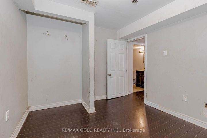 Photo 41 at 64 Mossgrove Crescent, Northwest Sandalwood Parkway, Brampton