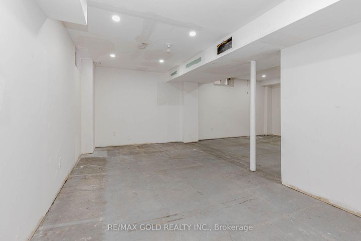 Photo 43 at 64 Mossgrove Crescent, Northwest Sandalwood Parkway, Brampton