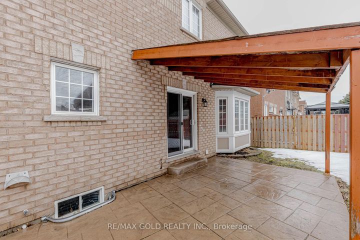 Photo 46 at 64 Mossgrove Crescent, Northwest Sandalwood Parkway, Brampton