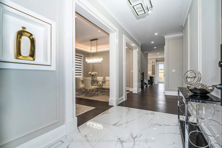 Photo 1 at 5 Barnsley Court, Maryvale, Toronto