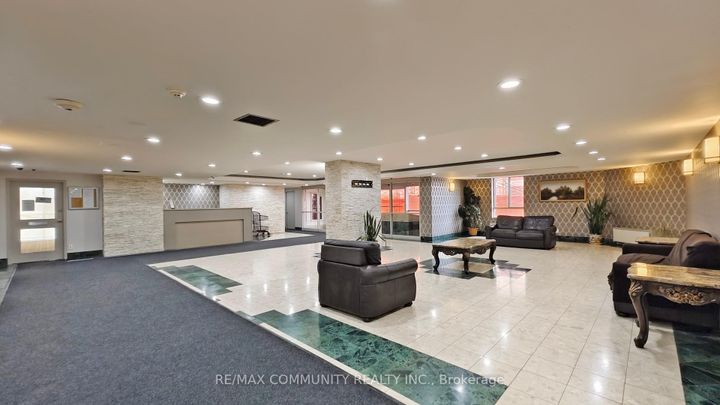 Photo 3 at 707 - 41 Markbrook Lane, Jamestown, Toronto