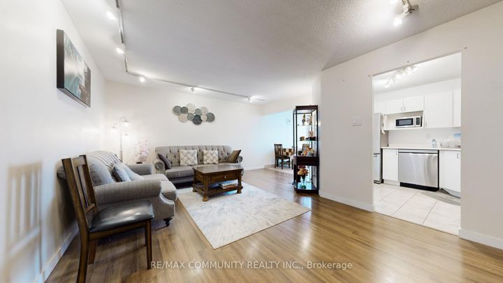 Photo 5 at 707 - 41 Markbrook Lane, Jamestown, Toronto