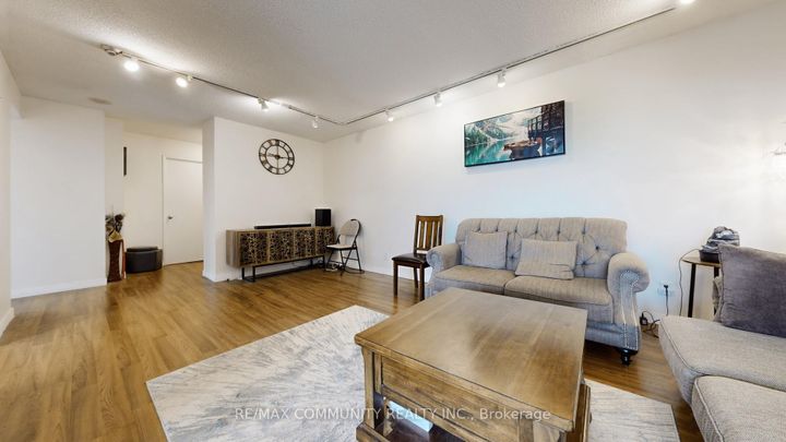 Photo 6 at 707 - 41 Markbrook Lane, Jamestown, Toronto