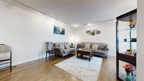 Photo 4 at 707 - 41 Markbrook Lane, Jamestown, Toronto