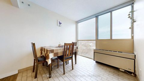 Photo 8 at 707 - 41 Markbrook Lane, Jamestown, Toronto