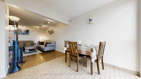 Photo 9 at 707 - 41 Markbrook Lane, Jamestown, Toronto