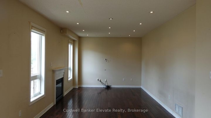 Photo 4 at 20 Goldnugget Road, Bram West, Brampton