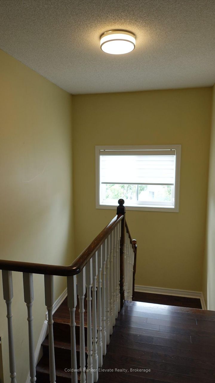 Photo 5 at 20 Goldnugget Road, Bram West, Brampton